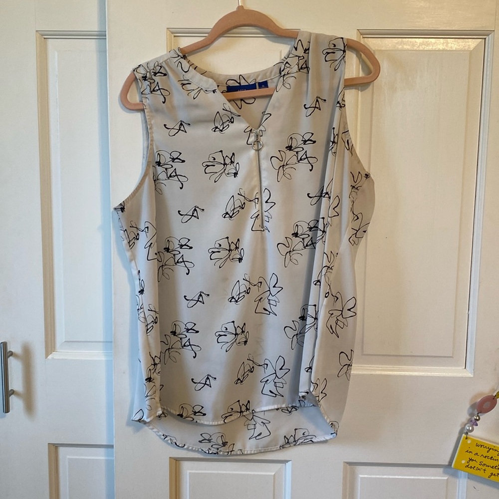 White with Black Apt. 9 XL Tank Top